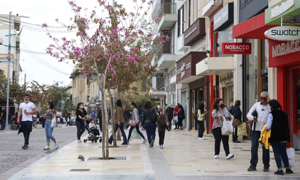 ÎšÎ¿ÏÏ‰Î½Î¿ÏŠÏŒÏ‚: Î£Ï„Î± 3.273 Ï„Î± ÎºÏÎ¿ÏÏƒÎ¼Î±Ï„Î± â€